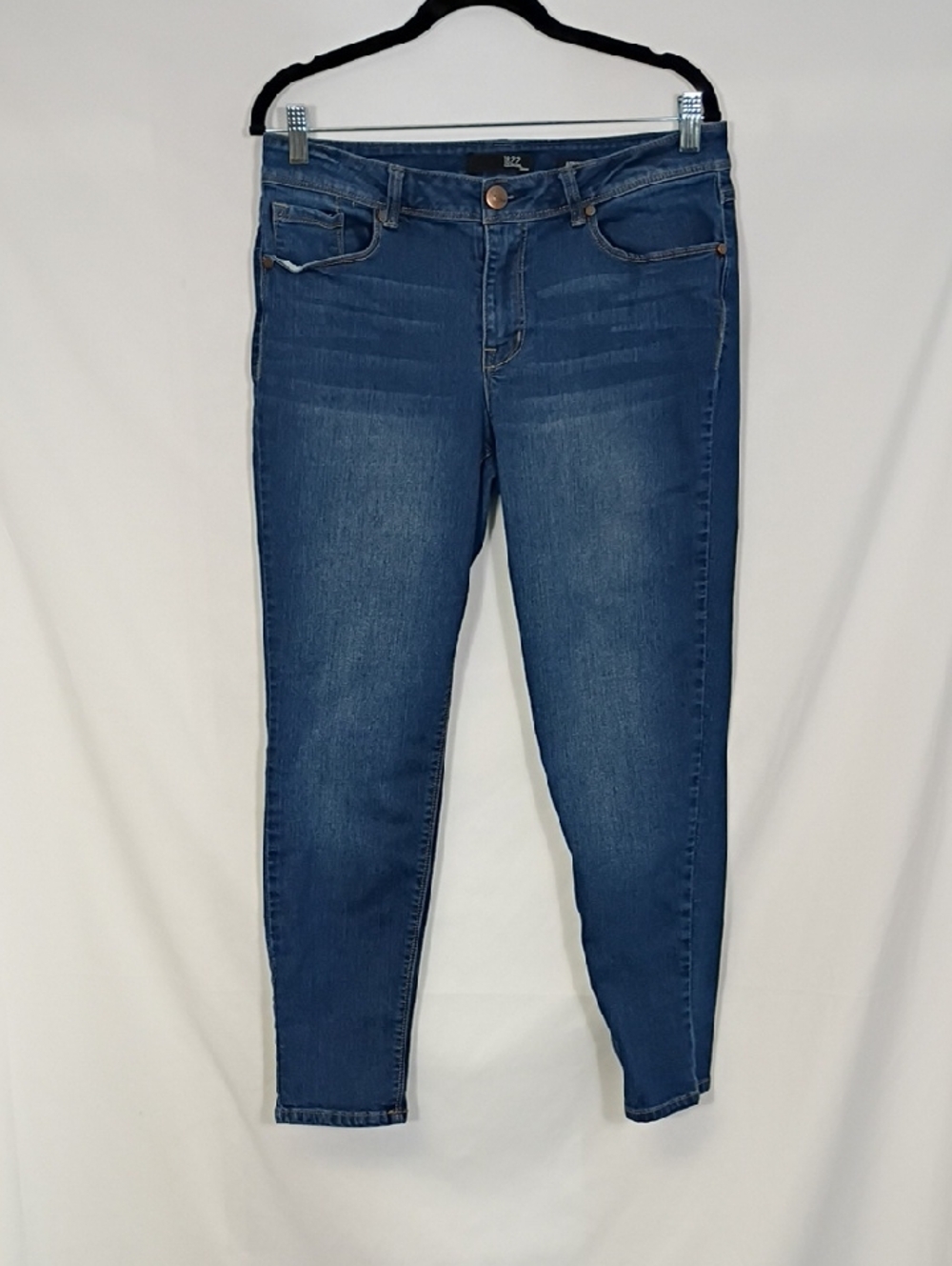 EUC 1822 Denim Adriana Women's Skinny Jeans in Medium Blue Wash Size 22 Denim